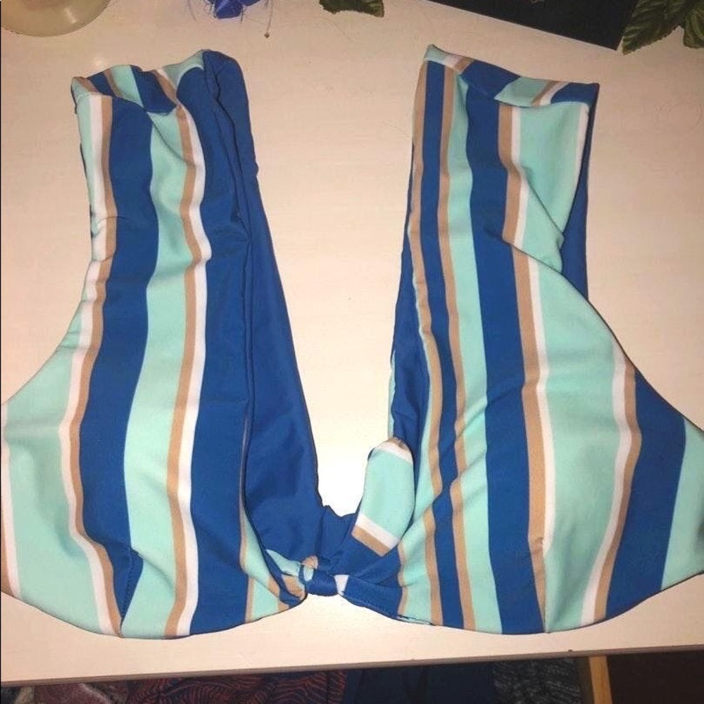 stunning blue bikini top!
